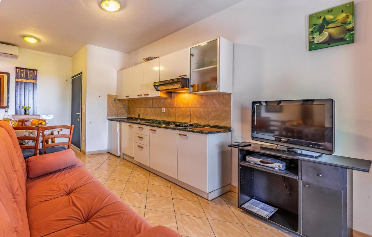 House Mocibob Apartment Tar-Vabriga ภายนอก รูปภาพ