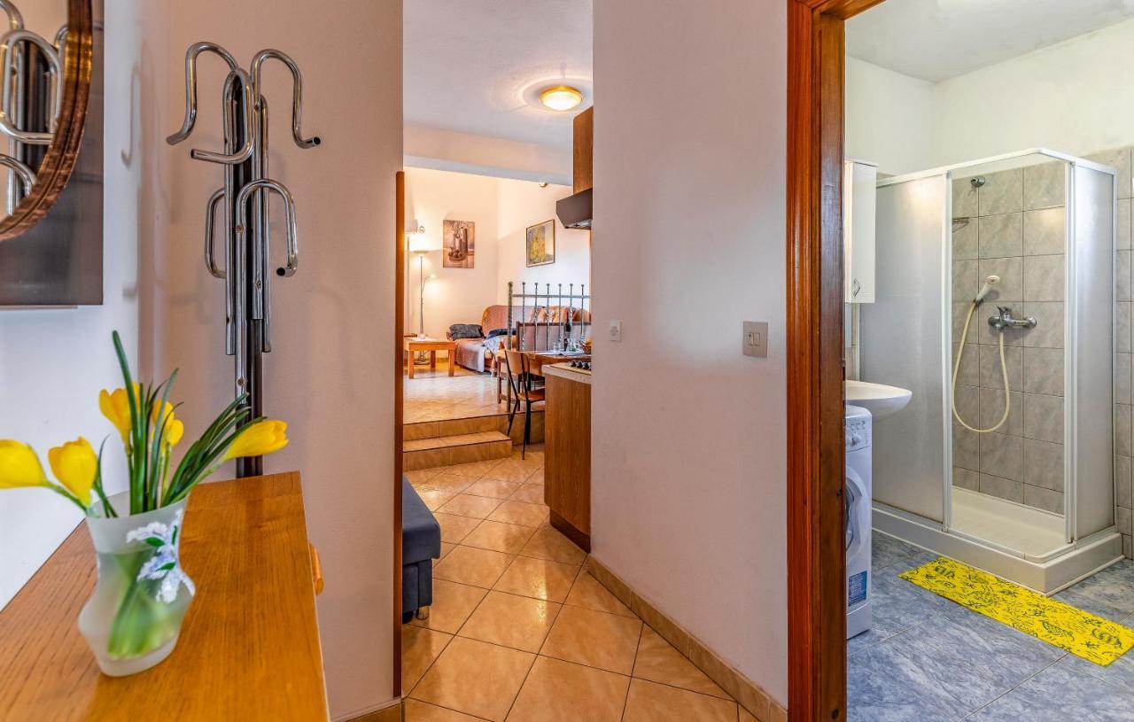 House Mocibob Apartment Tar-Vabriga ภายนอก รูปภาพ